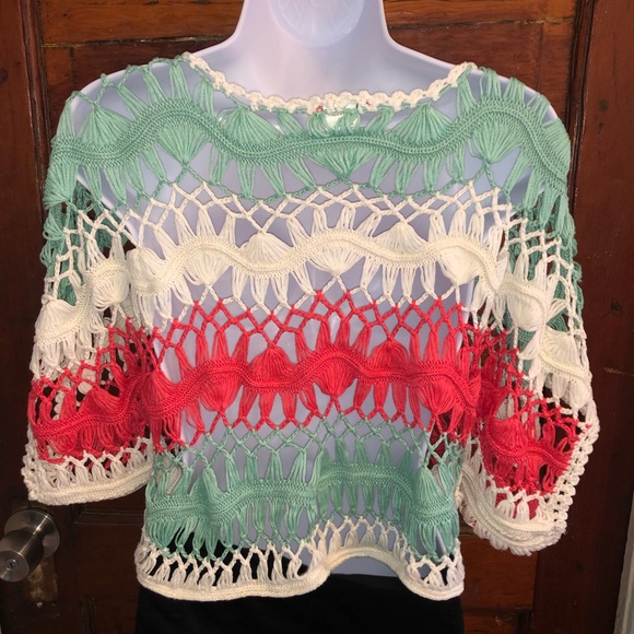 Vivid Collection Of NY Short Blouse - Picture 2 of 14